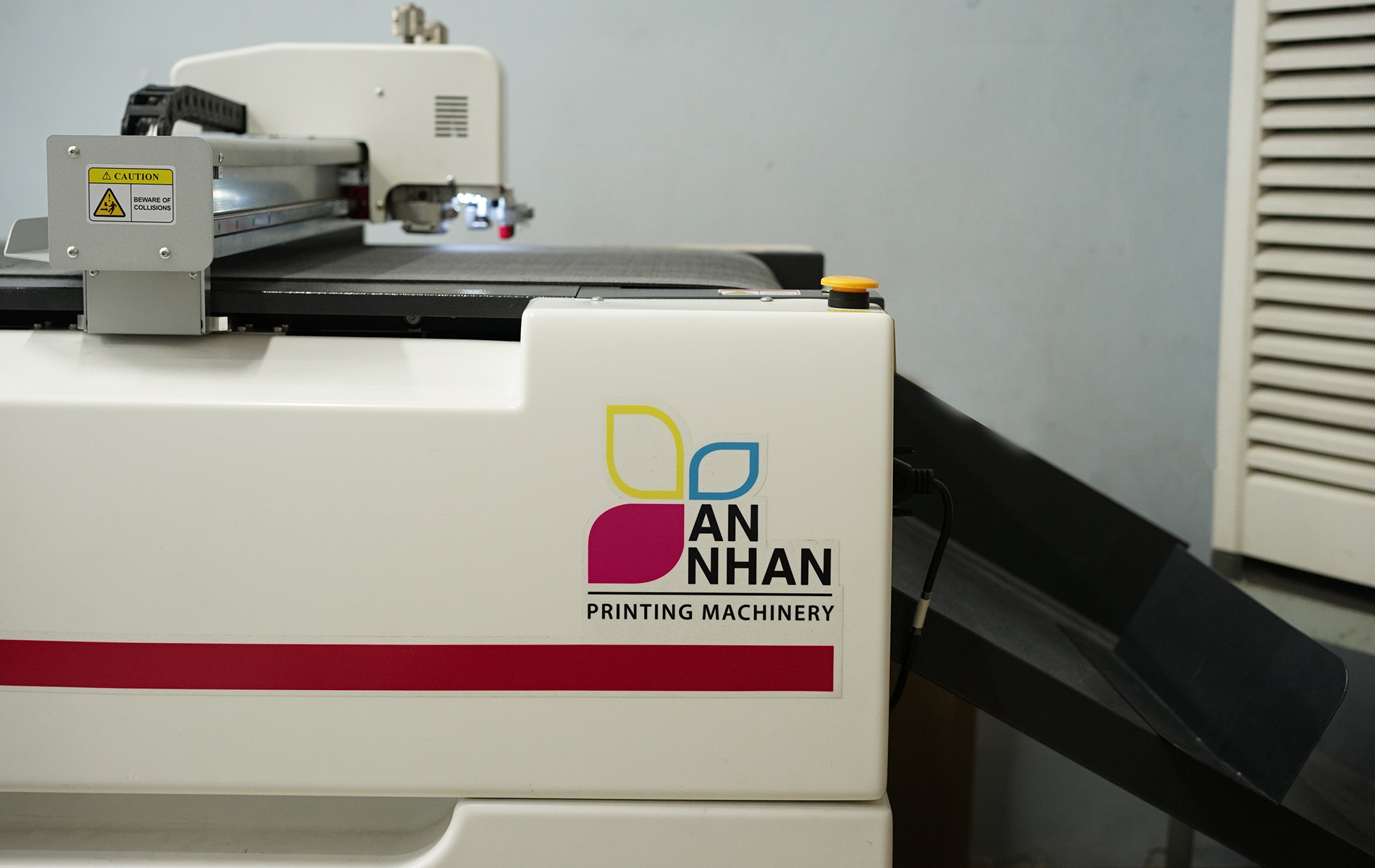 M&aacute;y cắt bế kỹ thuật số VP-7050A  